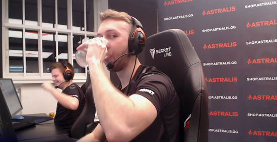 探秘英雄联盟手游暗星尊烬皮肤独特魅力